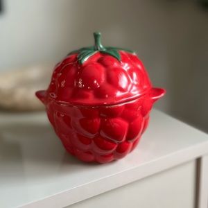 Le Creuset Raspberry Stoneware Ramekin Petite Casserole Cocotte Rare!!